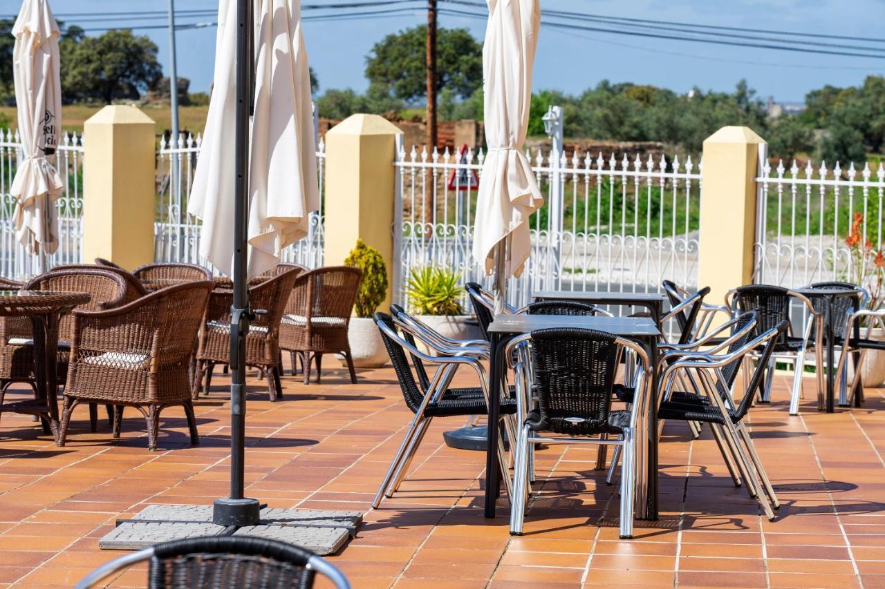 Hotel Los Barruecos By Croma Malpartida de Cáceres Zewnętrze zdjęcie