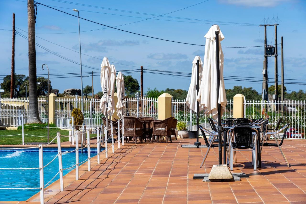 Hotel Los Barruecos By Croma Malpartida de Cáceres Zewnętrze zdjęcie